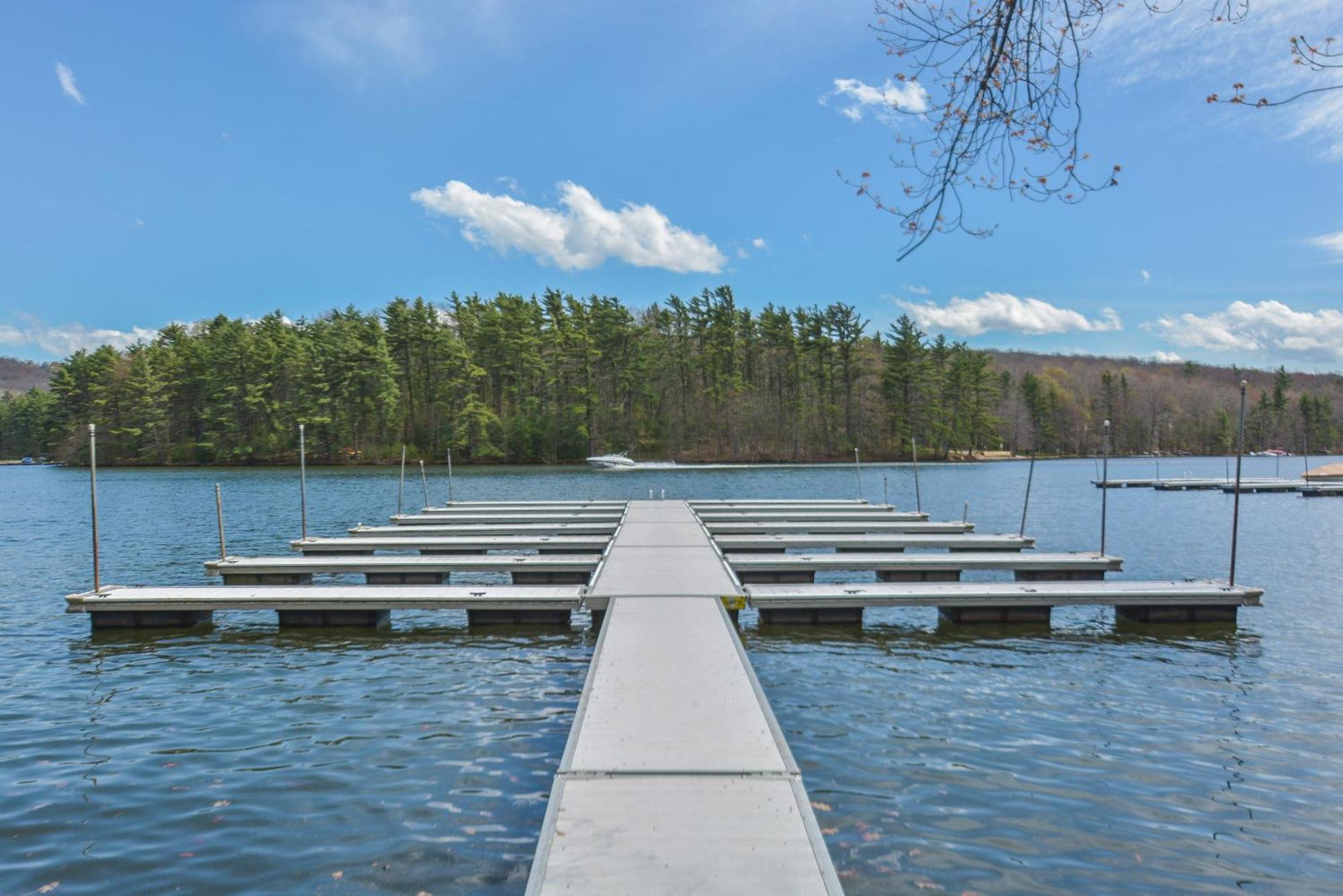 Keep Calm And Lake On Villa Swanton Exterior photo